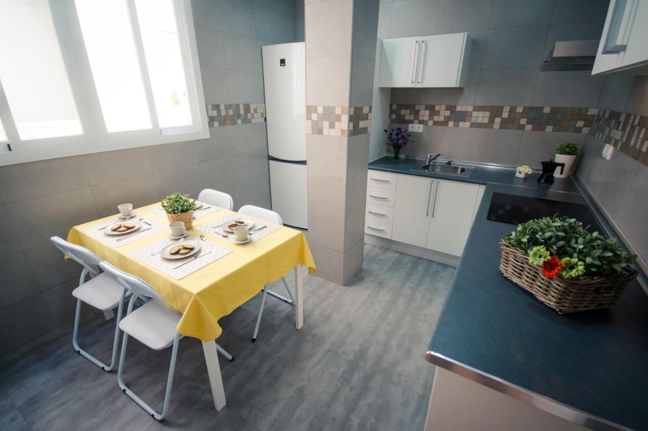 Holidays2Malaga Heredia 3 Bedroom Opposite Malaga Port المظهر الخارجي الصورة